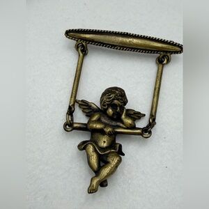 Vintage JJ Cherub Brooch in Classic Gold